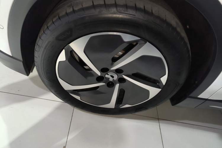 Used Nio ES6 2024 75 kWh Left Front Wheel Hub