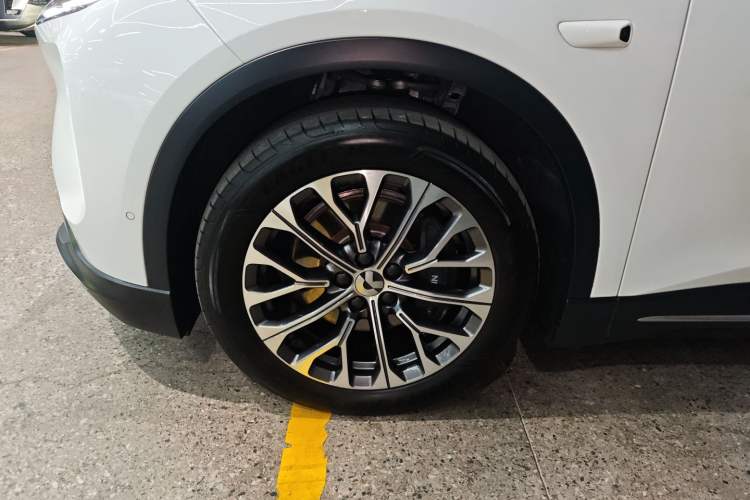 Used Nio ES6 2024 75 kWh Left Front Wheel Hub