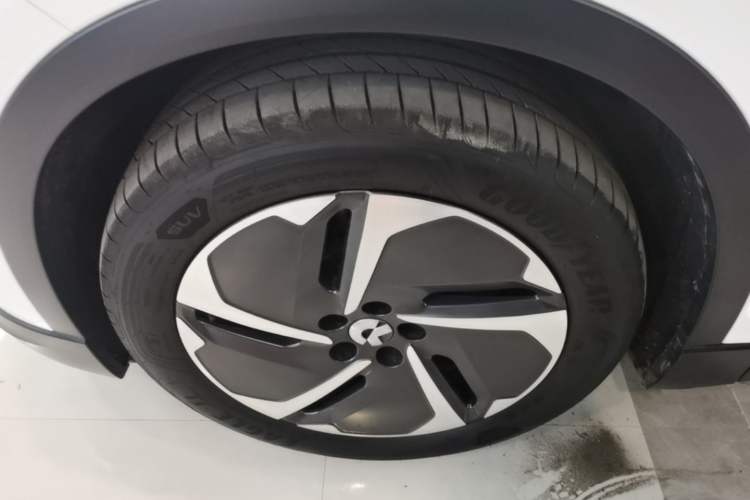 Used Nio ES6 2024 75 kWh Left Front Wheel Hub