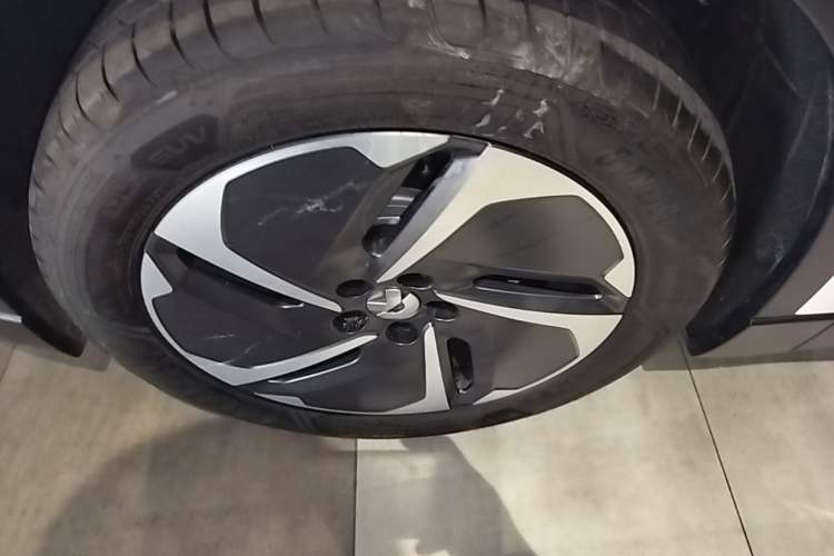 Used Nio ES6 2024 75 kWh Left Front Wheel Hub