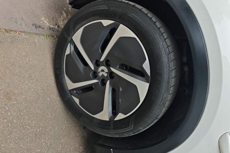 Used Nio ES6 2024 75 kWh Left Front Wheel Hub