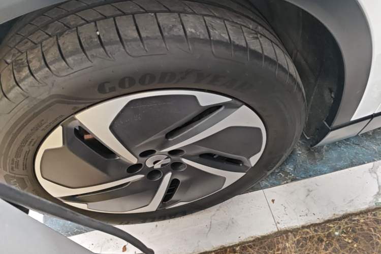 Used Nio ES6 2024 75 kWh Left Front Wheel Hub