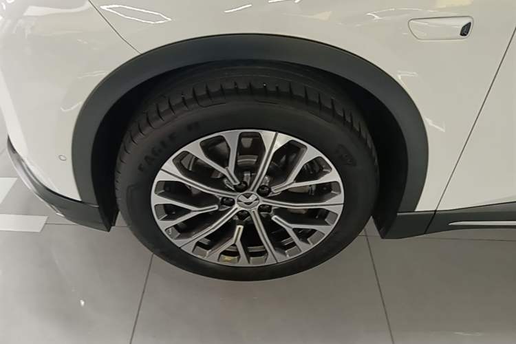 Used Nio ES6 2024 75 kWh Left Front Wheel Hub