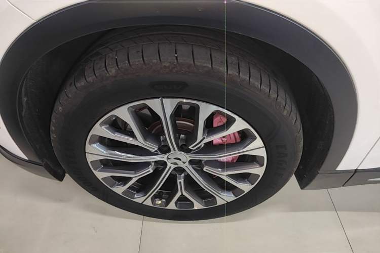 Used Nio ES6 2024 75 kWh Left Front Wheel Hub