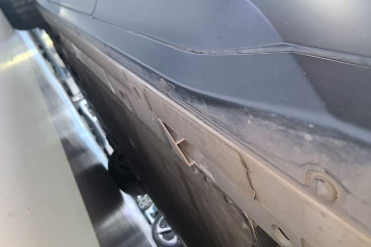 Used Nio ES6 2024 100kWh Left Side Sill