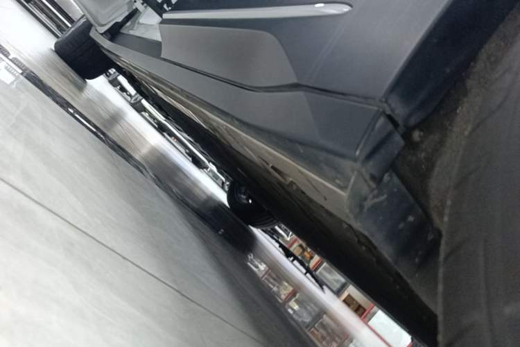 Used Nio ES6 2024 75 kWh Left Side Sill