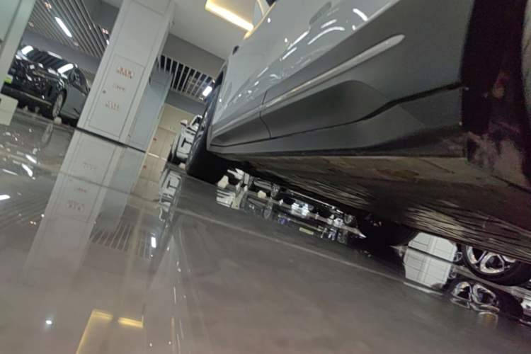 Used Nio ES6 2024 75 kWh Left Side Sill