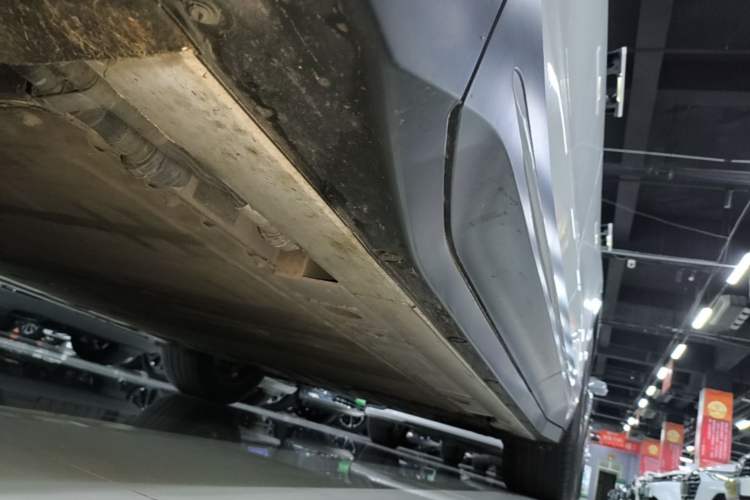 Used Nio ES6 2024 100kWh Left Side Sill