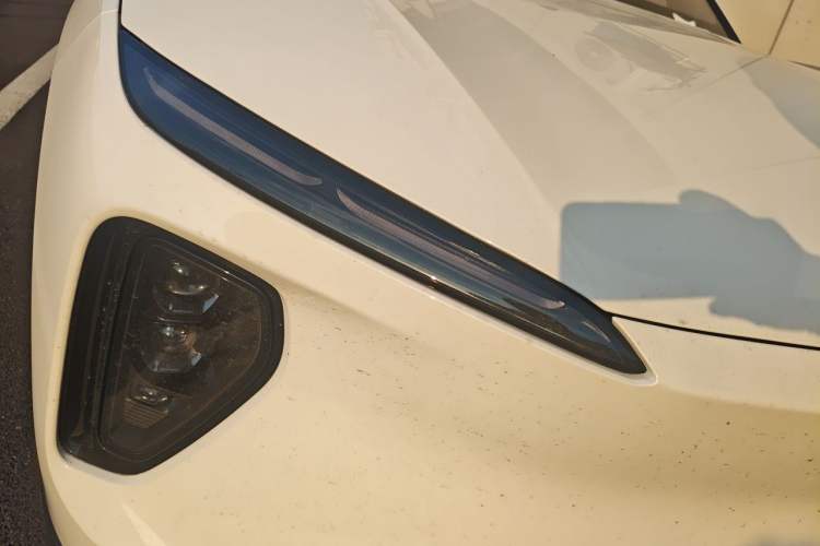 Used Nio ES6 2024 75 kWh Right Front Headlight