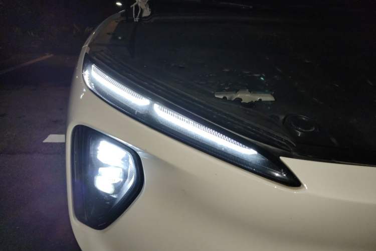 Used Nio ES6 2024 75 kWh Right Front Headlight