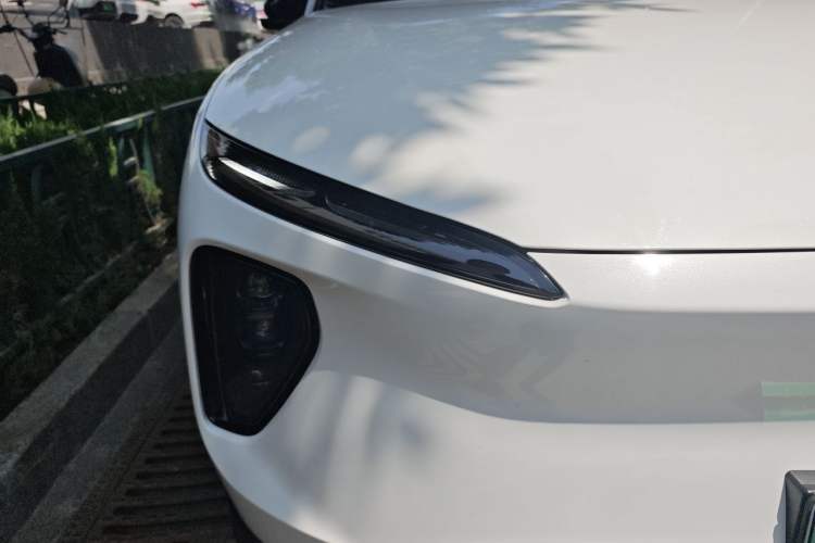 Used Nio ES6 2024 75 kWh Right Front Headlight