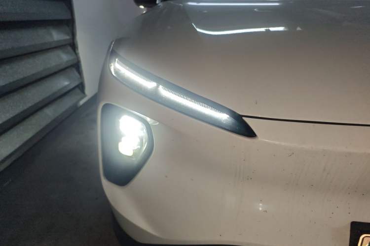 Used Nio ES6 2024 75 kWh Right Front Headlight