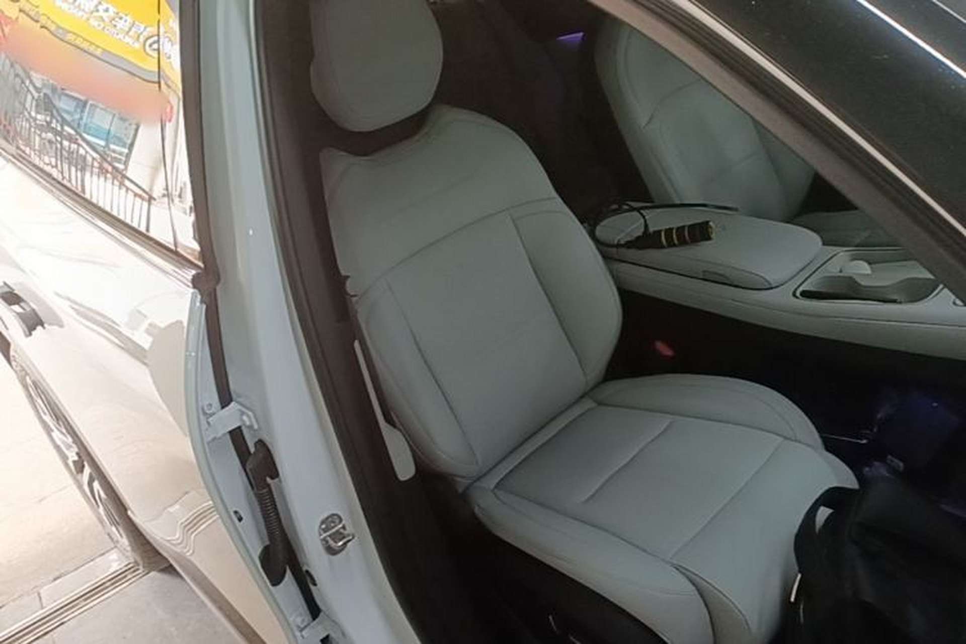 Used Nio ES6 2024 75 kWh Right Front Seat