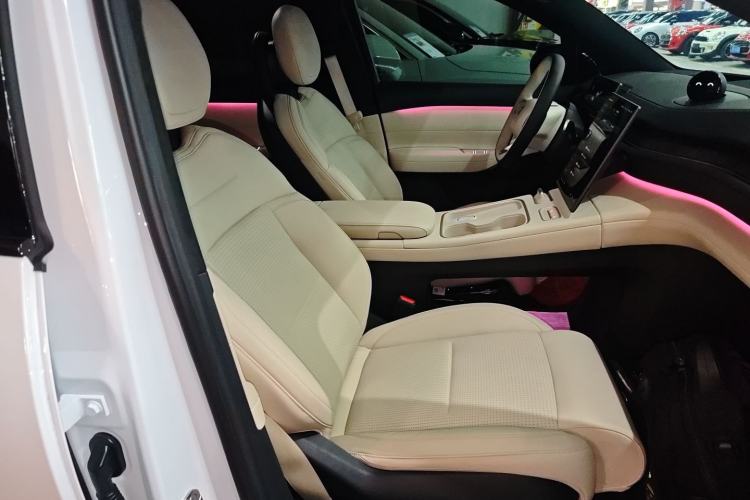 Used Nio ES6 2024 75 kWh Right Front Seat