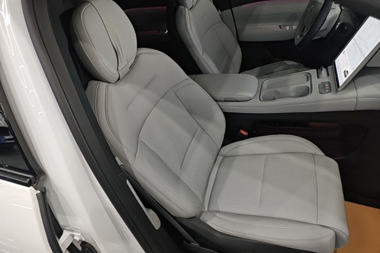 Used Nio ES6 2024 75 kWh Right Front Seat