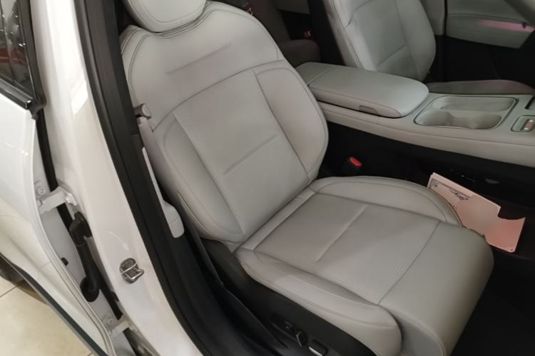 Used Nio ES6 2024 75 kWh Right Front Seat