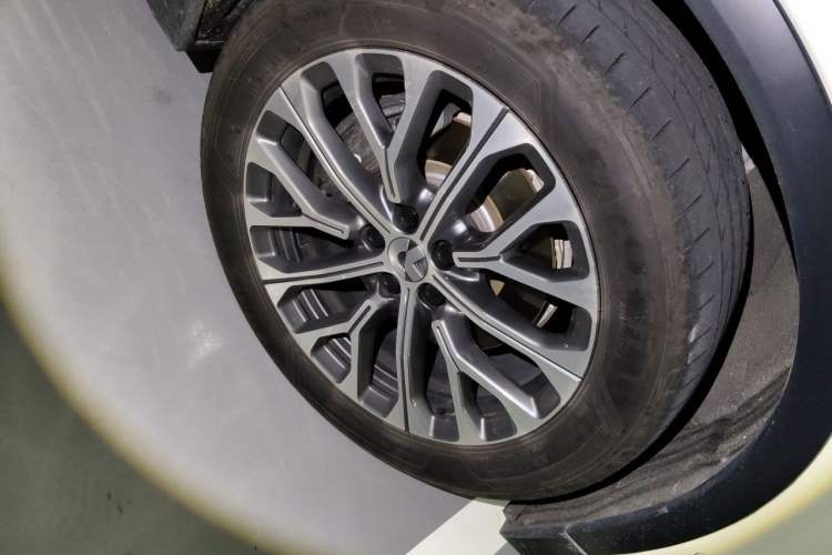 Used Nio ES6 2024 75 kWh Right Front Wheel Hub