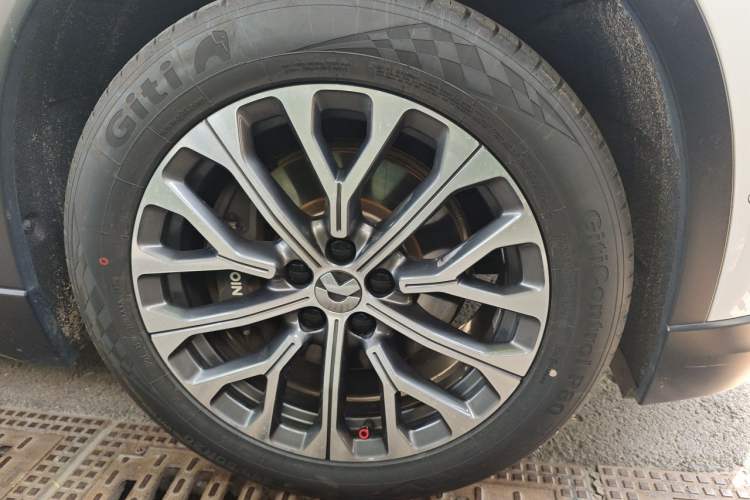 Used Nio ES6 2024 75 kWh Right Front Wheel Hub