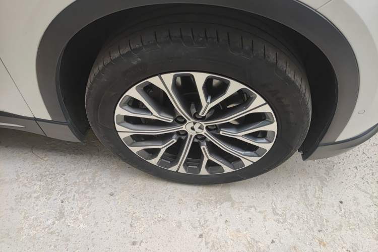 Used Nio ES6 2024 75 kWh Right Front Wheel Hub