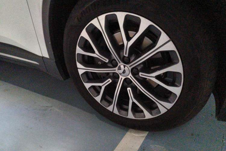 Used Nio ES6 2024 75 kWh Right Front Wheel Hub