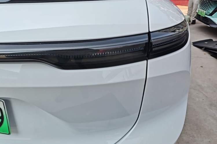 Used Nio ES6 2024 75 kWh Right Rear Taillight