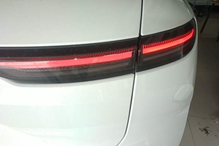Used Nio ES6 2024 75 kWh Right Rear Taillight