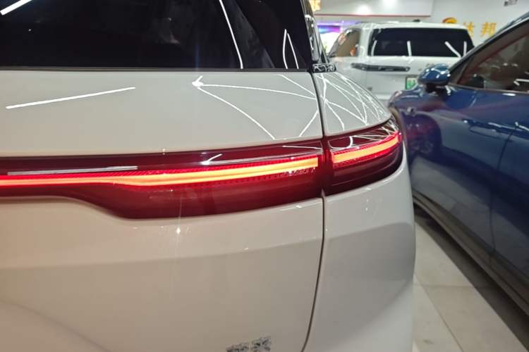 Used Nio ES6 2024 75 kWh Right Rear Taillight