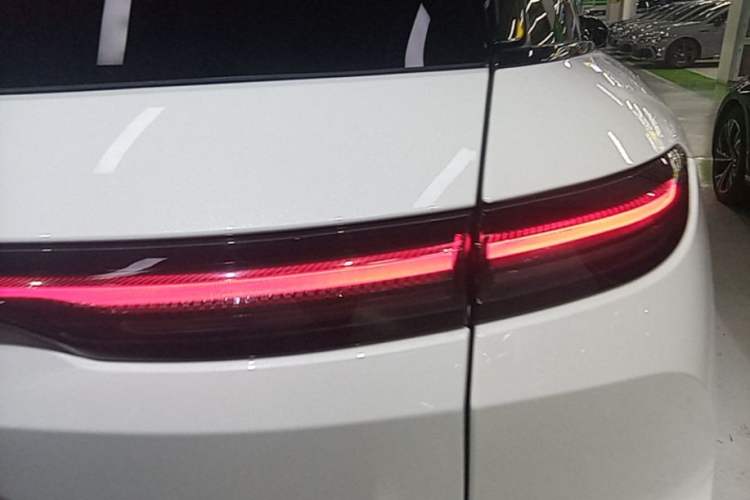 Used Nio ES6 2024 75 kWh Right Rear Taillight