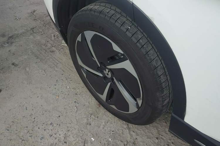Used Nio ES6 2024 75 kWh Right Rear Wheel Hub