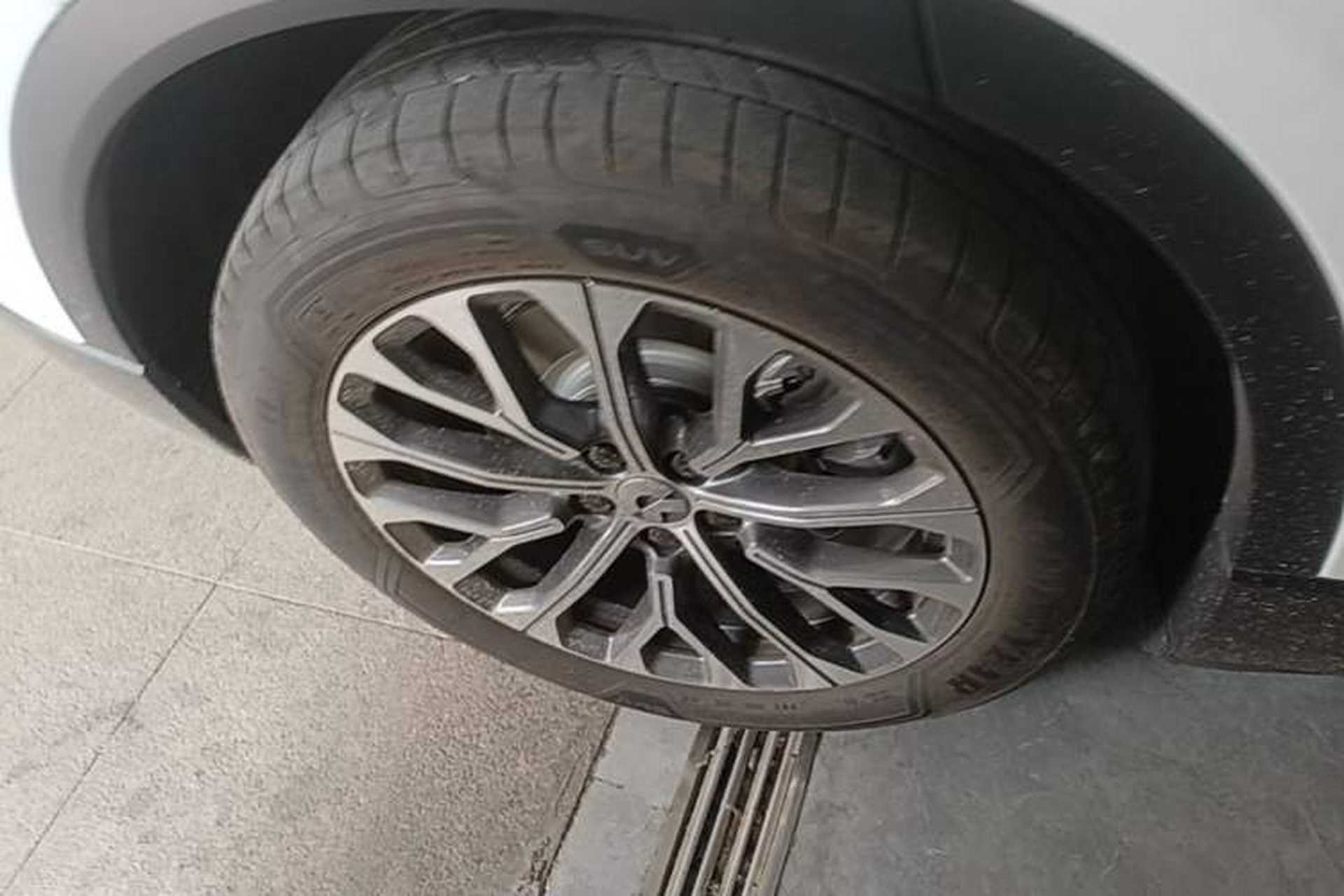 Used Nio ES6 2024 75 kWh Right Rear Wheel Hub