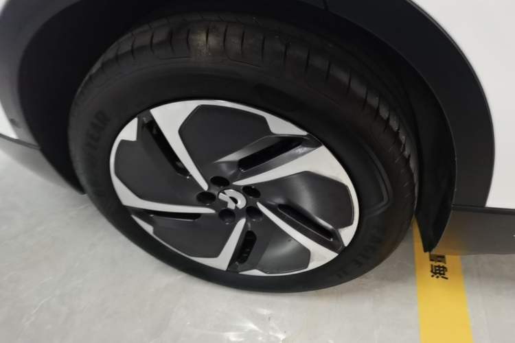 Used Nio ES6 2024 75 kWh Right Rear Wheel Hub