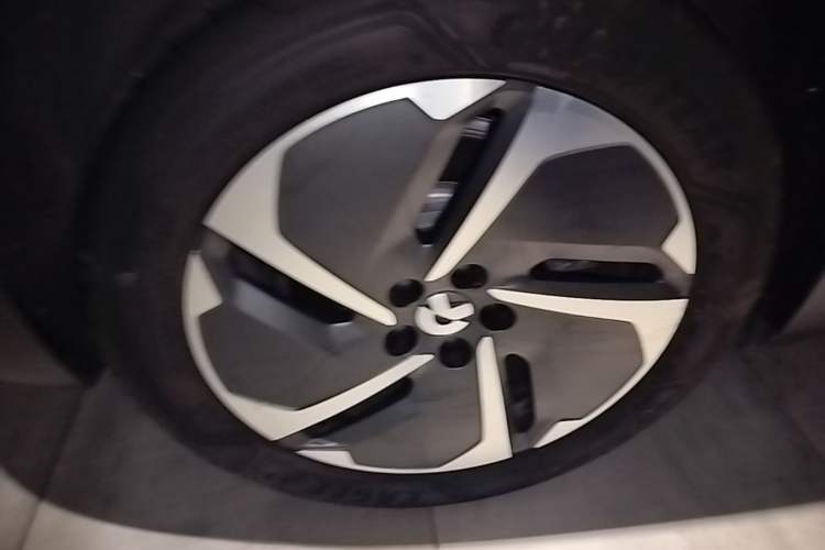Used Nio ES6 2024 75 kWh Right Rear Wheel Hub