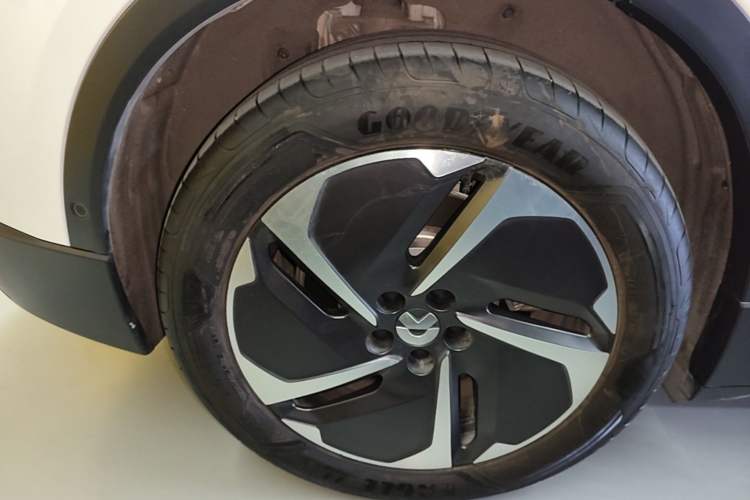 Used Nio ES6 2024 75 kWh Right Rear Wheel Hub