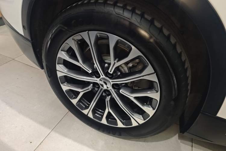 Used Nio ES6 2024 75 kWh Right Rear Wheel Hub