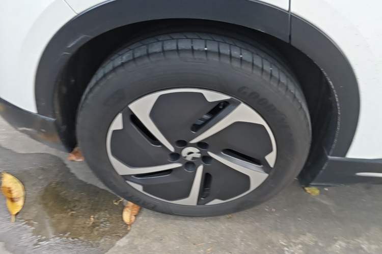 Used Nio ES6 2024 100kWh Right Rear Wheel Hub