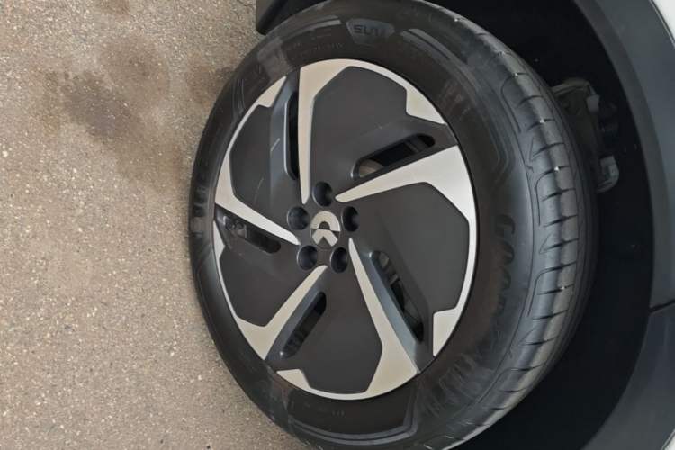 Used Nio ES6 2024 75 kWh Right Rear Wheel Hub