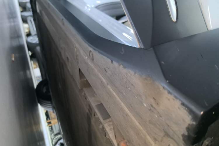 Used Nio ES6 2024 100kWh Right Side Sill
