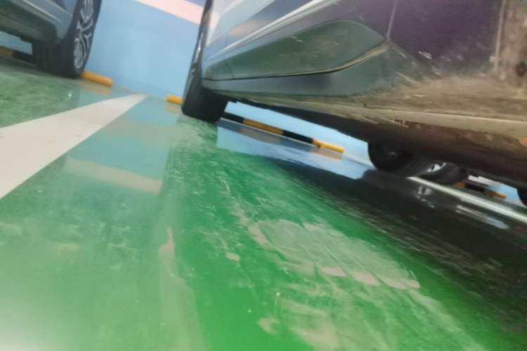 Used Nio ES6 2024 75 kWh Right Side Sill