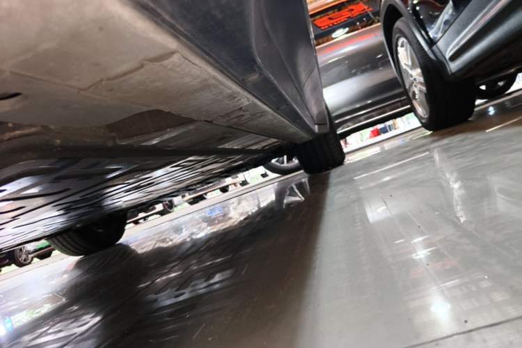 Used Nio ES6 2024 75 kWh Right Side Sill