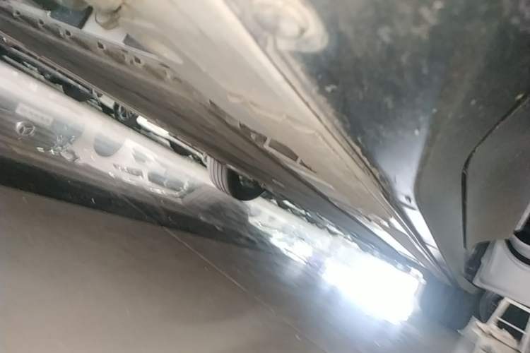 Used Nio ES6 2024 75 kWh Right Side Sill