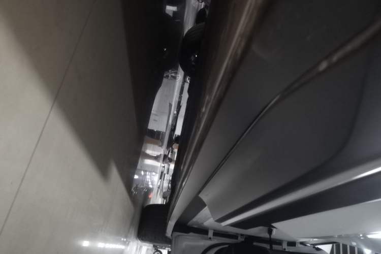 Used Nio ES6 2024 75 kWh Right Side Sill
