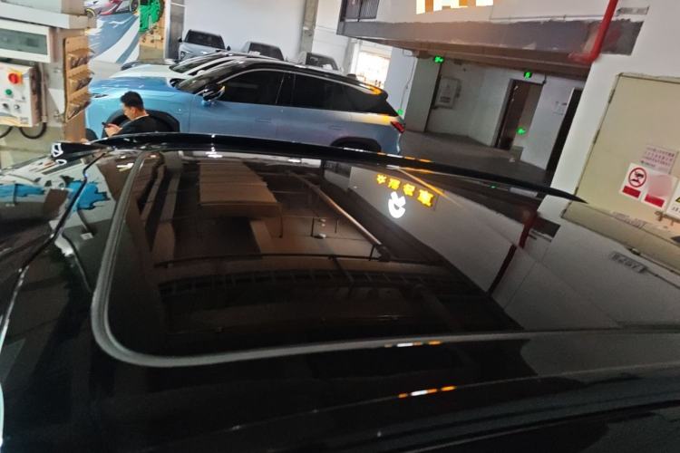Used Nio ES6 2024 75 kWh Roof