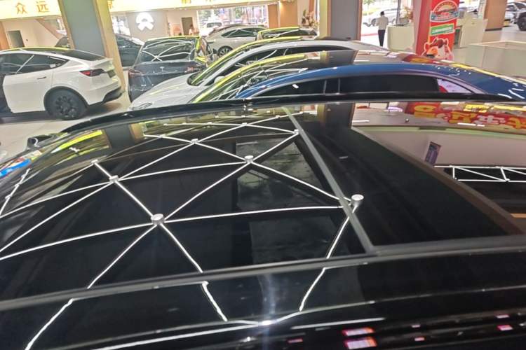 Used Nio ES6 2024 75 kWh Roof