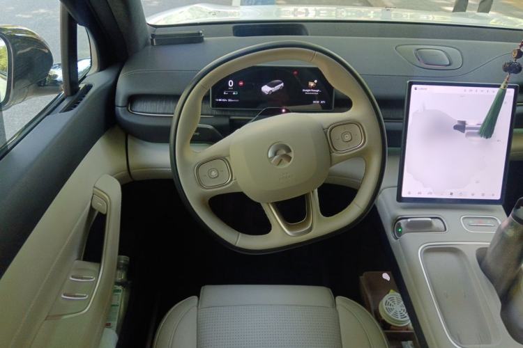 Used Nio ES6 2024 75 kWh Steering Wheel