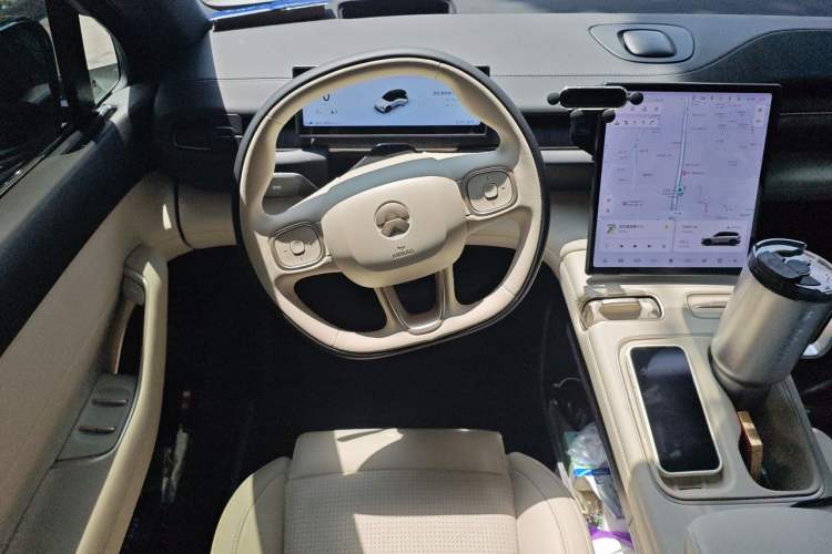 Used Nio ES6 2024 75 kWh Steering Wheel