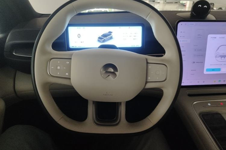 Used Nio ES6 2024 75 kWh Steering Wheel