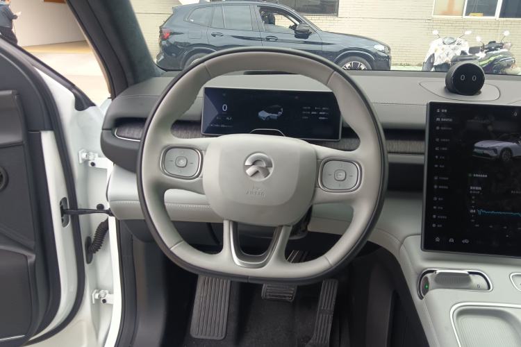 Used Nio ES6 2024 75 kWh Steering Wheel