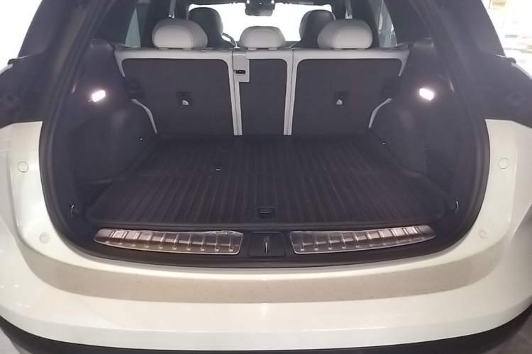 Used Nio ES6 2024 75 kWh Trunk