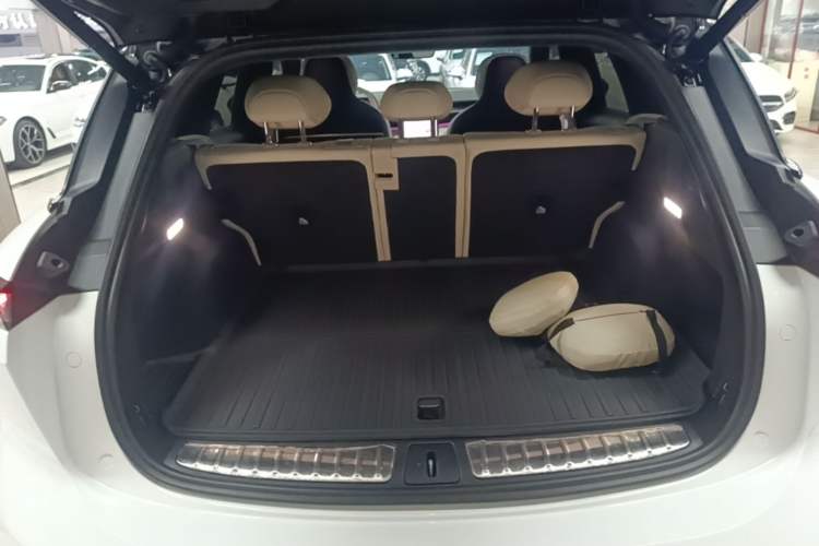 Used Nio ES6 2024 75 kWh Trunk