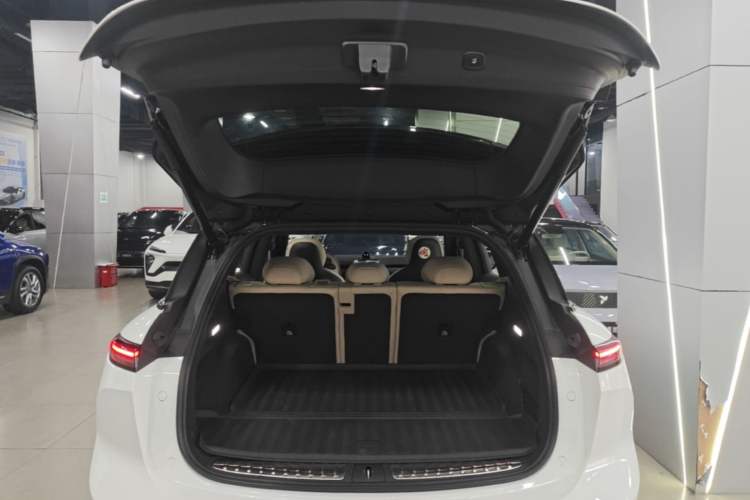 Used Nio ES6 2024 75 kWh Trunk